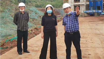 市國(guó)資委副主任張力到興學(xué)商務(wù)中心調(diào)研項(xiàng)目建設(shè)、疫情防控工作